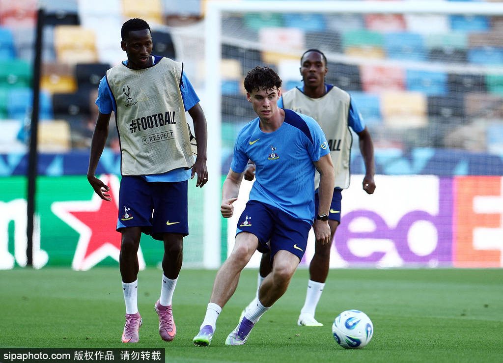 五大联赛夺冠赔率解析：利物浦领跑英超 西甲皇萨两强争霸 拜仁接棒无悬念